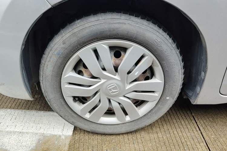 Used Honda Fit 2014 1.5L LX Manual Comfort Model Left Front Wheel Hub