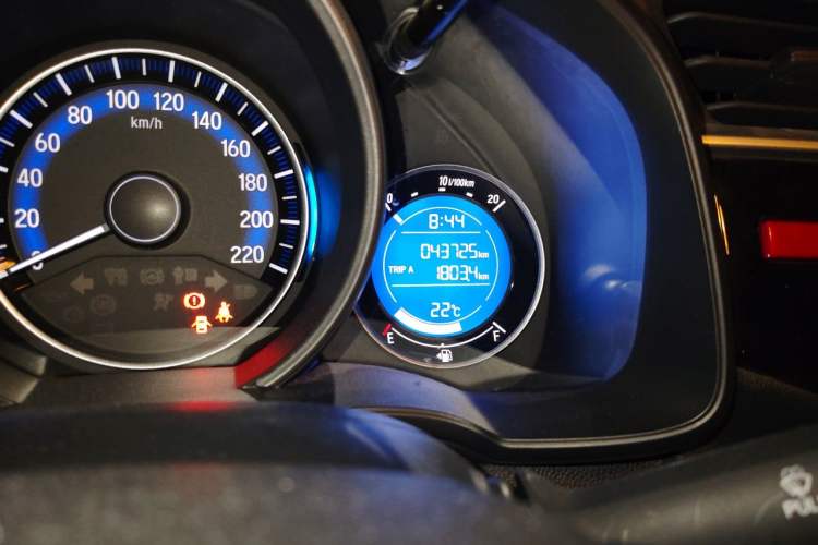 Used Honda Fit 2014 1.5L EXLI CVT Leading Model Odometer Close Up