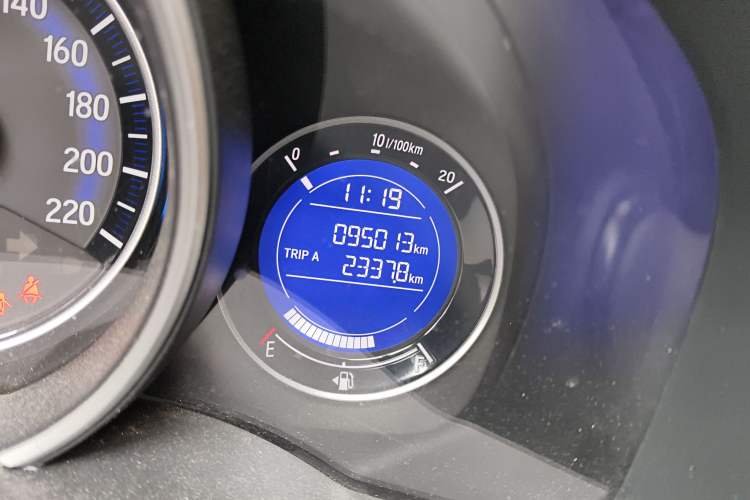 Used Honda Fit 2014 1.5L EX CVT Elite Model Odometer Close Up