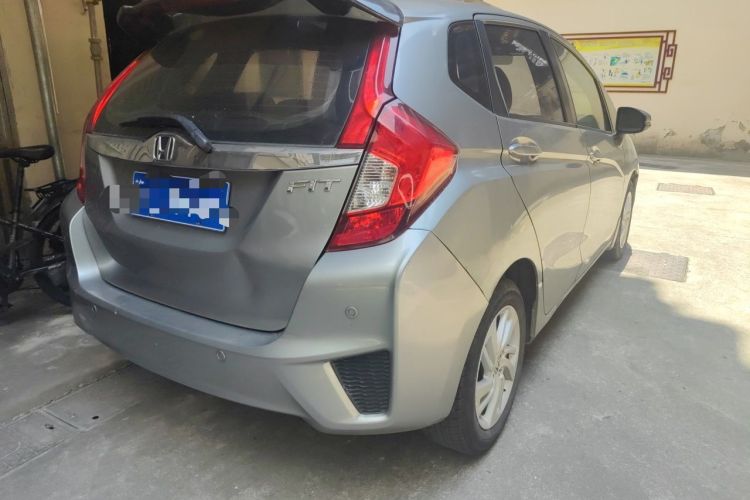 Used Honda Fit 2014 1.5L EX CVT Elite Model Rear Right 45 Deg