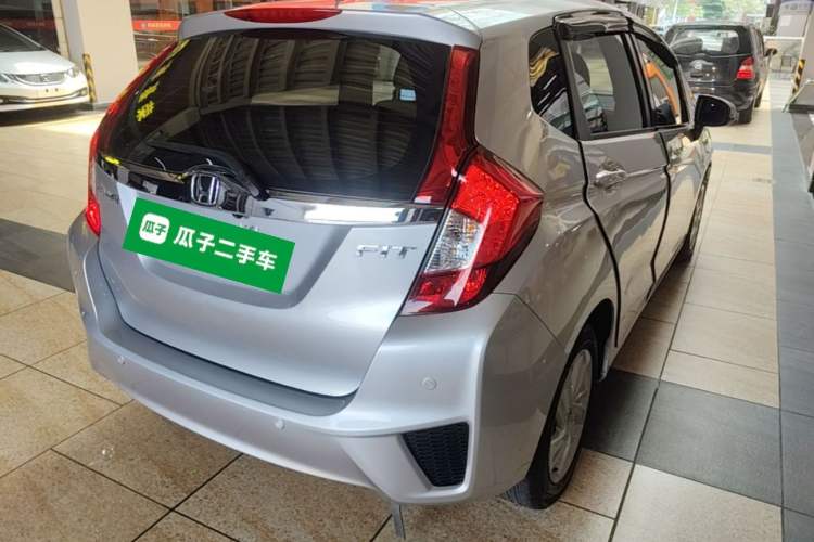 Used Honda Fit 2014 1.5L EX CVT Elite Model Rear Right 45 Deg