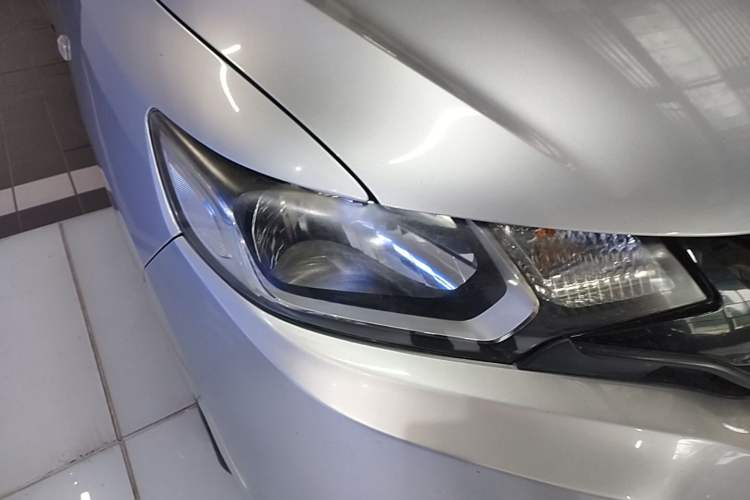 Used Honda Fit 2014 1.5L LX CVT Comfort Model Right Front Headlight