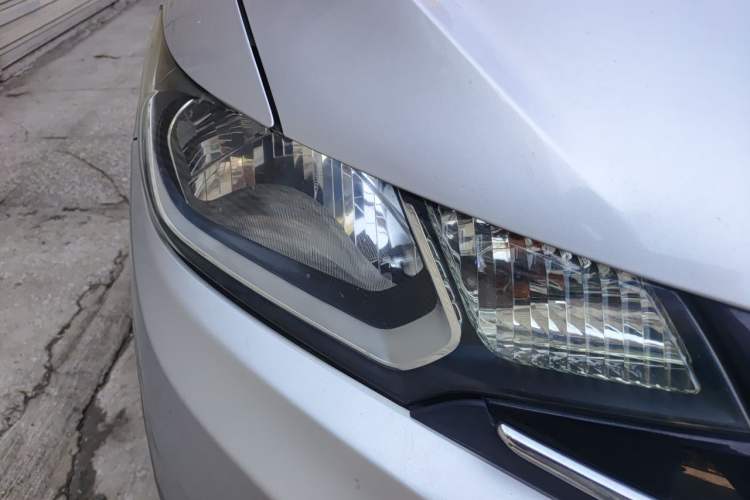 Used Honda Fit 2014 1.5L LX CVT Comfort Model Right Front Headlight