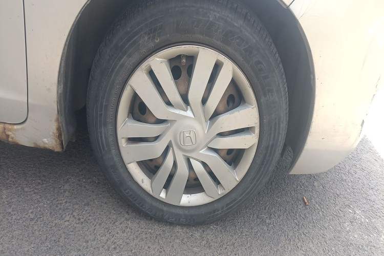 Used Honda Fit 2014 1.5L LX CVT Comfort Model Right Front Wheel Hub