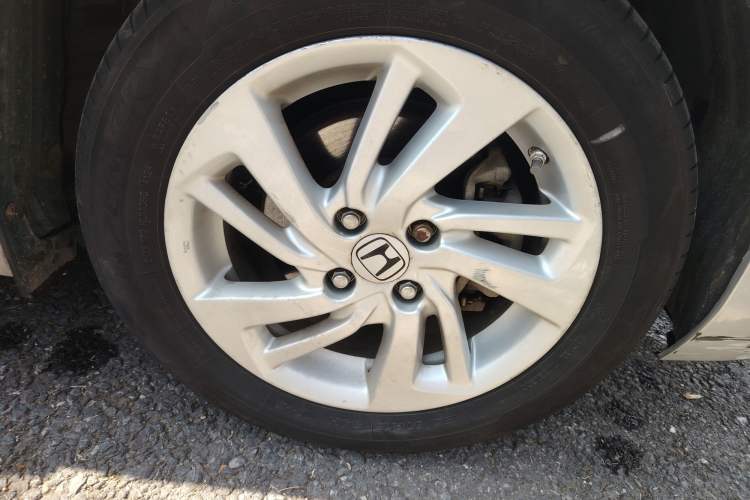Used Honda Fit 2014 1.5L EX CVT Elite Model Right Front Wheel Hub