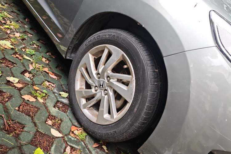 Used Honda Fit 2014 1.5L EXLI CVT Leading Model Right Front Wheel Hub