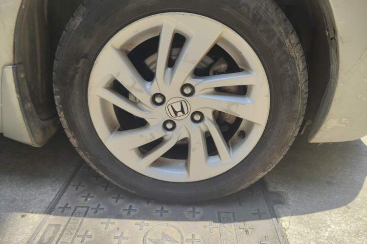 Used Honda Fit 2014 1.5L EX CVT Elite Model Right Front Wheel Hub