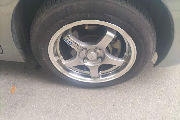 Used Honda Fit 2014 1.5L LX CVT Comfort Model Right Front Wheel Hub