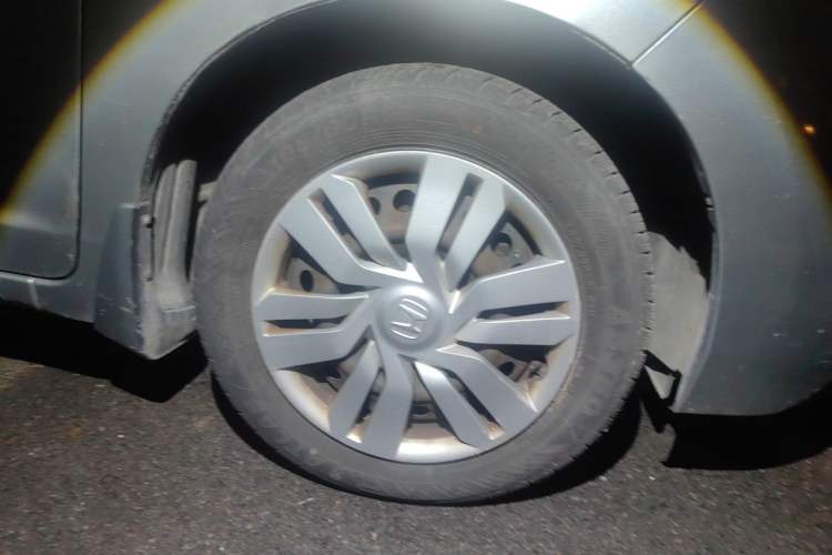 Used Honda Fit 2014 1.5L LX Manual Comfort Model Right Front Wheel Hub