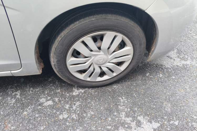 Used Honda Fit 2014 1.5L LX CVT Comfort Model Right Front Wheel Hub