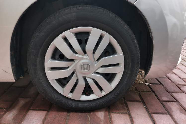 Used Honda Fit 2014 1.5L LX CVT Comfort Model Right Front Wheel Hub