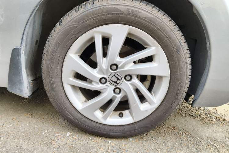 Used Honda Fit 2014 1.5L EX CVT Elite Model Right Front Wheel Hub
