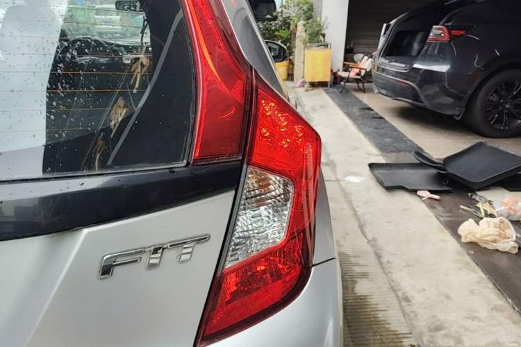 Used Honda Fit 2014 1.5L LX Manual Comfort Model Right Rear Taillight