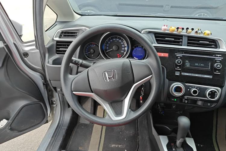 Used Honda Fit 2014 1.5L SE CVT Fashion Model Steering Wheel
