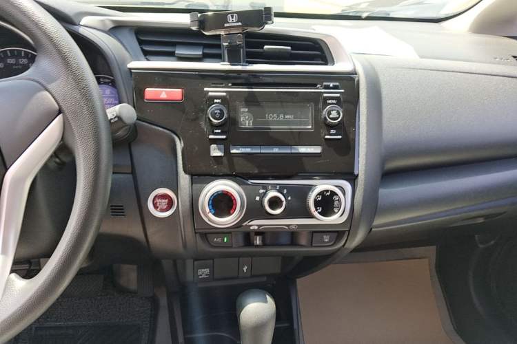 Used Honda Fit 2014 1.5L EX CVT Elite Model Audio And AC Panel