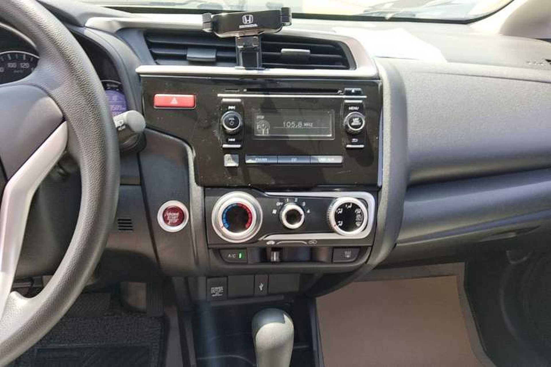 Used Honda Fit 2014 1.5L EX CVT Elite Model Audio And AC Panel