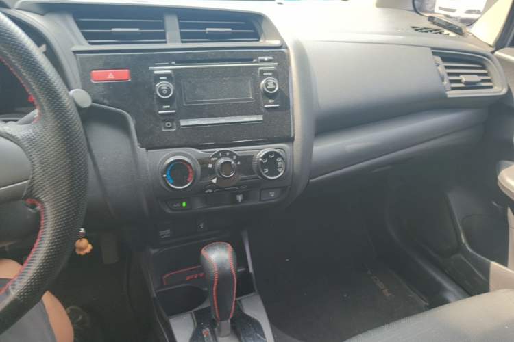 Used Honda Fit 2014 1.5L LX CVT Comfort Model Audio And AC Panel