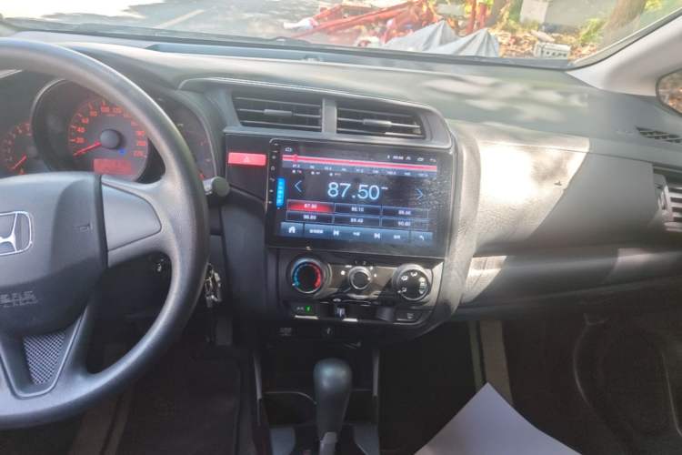 Used Honda Fit 2014 1.5L LX CVT Comfort Model Audio And AC Panel