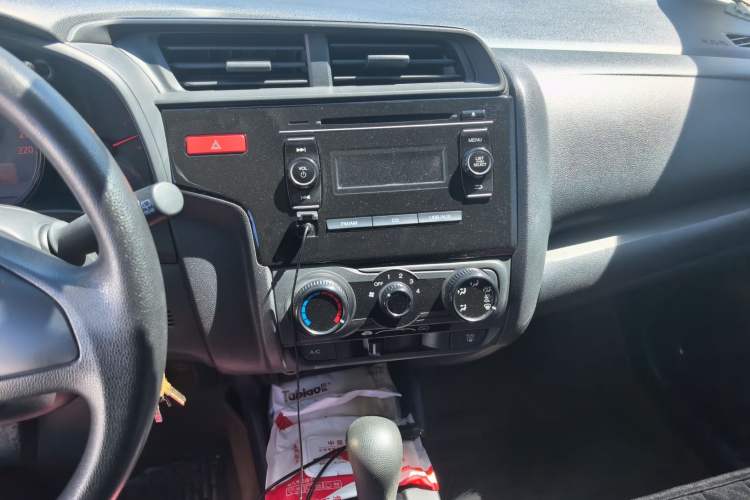 Used Honda Fit 2014 1.5L LX CVT Comfort Model Audio And AC Panel