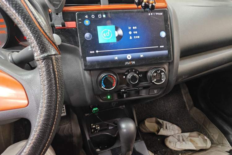 Used Honda Fit 2014 1.5L LX CVT Comfort Model Audio And AC Panel