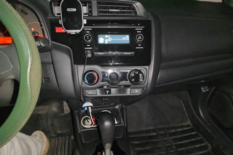 Used Honda Fit 2014 1.5L LX CVT Comfort Model Audio And AC Panel