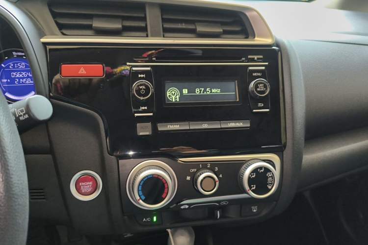 Used Honda Fit 2014 1.5L EX CVT Elite Model Audio And AC Panel