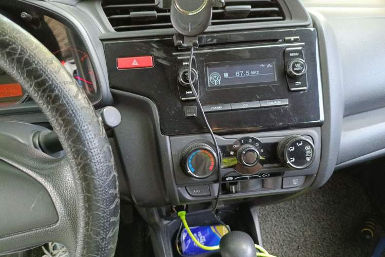 Used Honda Fit 2014 1.5L LX CVT Comfort Model Audio And AC Panel