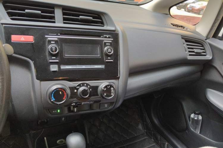 Used Honda Fit 2014 1.5L LX CVT Comfort Model Audio And AC Panel