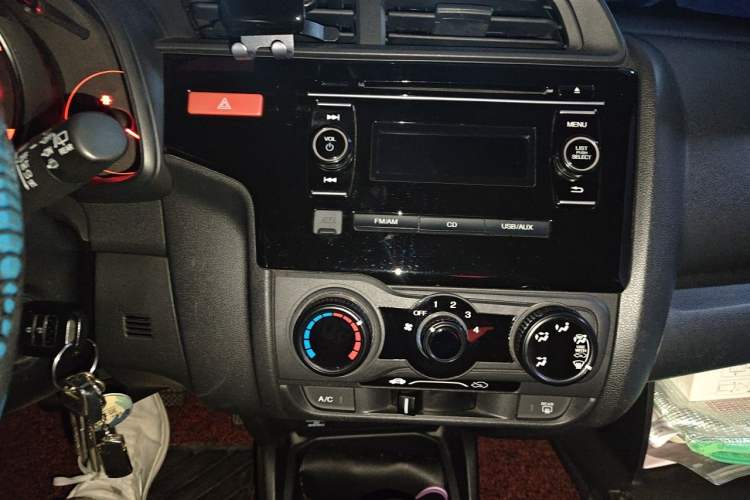 Used Honda Fit 2014 1.5L LX CVT Comfort Model Audio And AC Panel