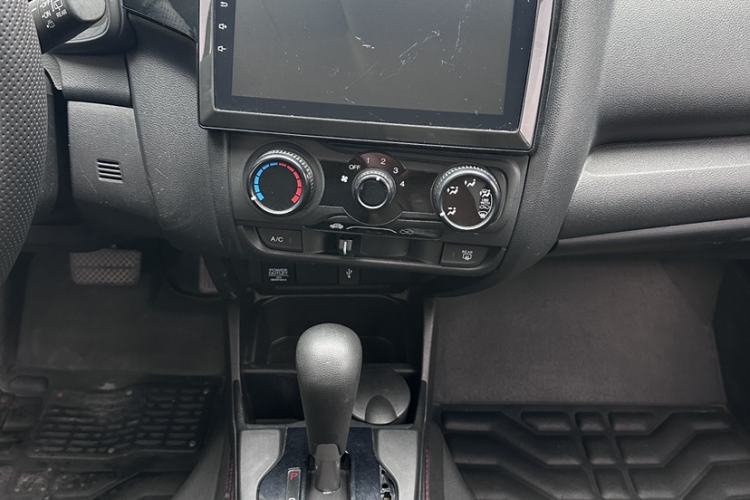 Used Honda Fit 2014 1.5L LX CVT Comfort Model Audio And AC Panel