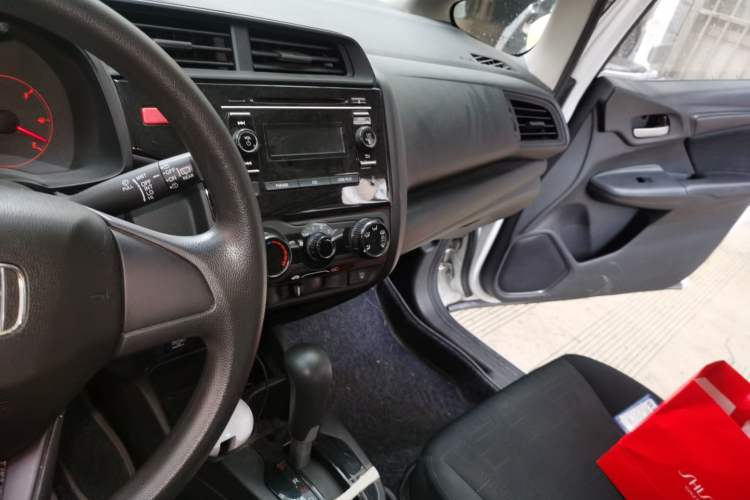 Used Honda Fit 2014 1.5L LX CVT Comfort Model Audio And AC Panel