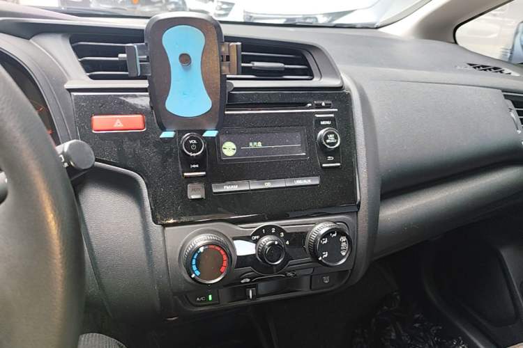 Used Honda Fit 2014 1.5L LX CVT Comfort Model Audio And AC Panel