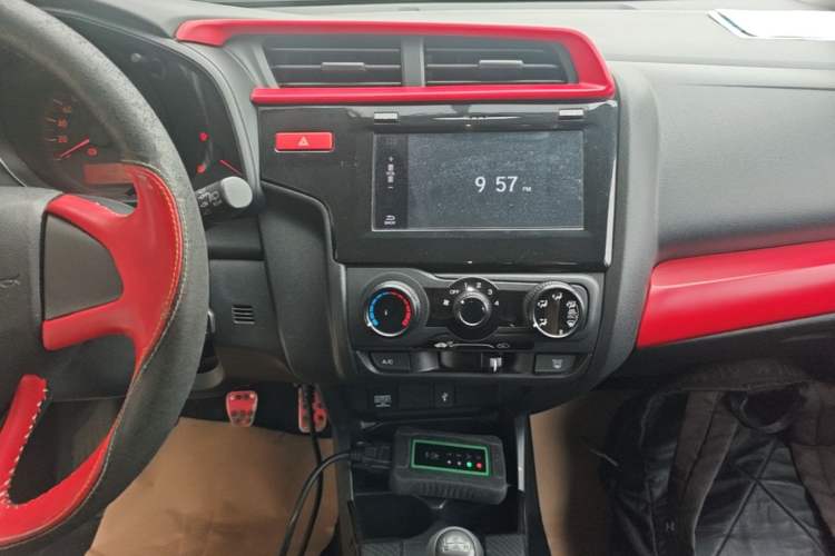 Used Honda Fit 2014 1.5L LX Manual Comfort Model Audio And AC Panel
