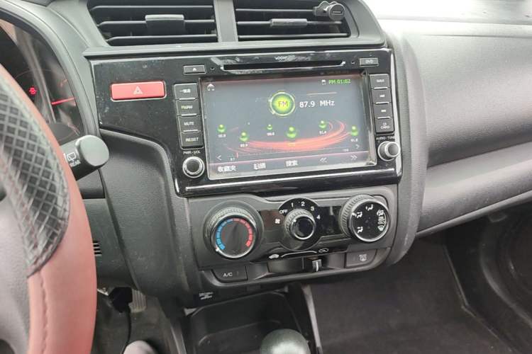 Used Honda Fit 2014 1.5L LX CVT Comfort Model Audio And AC Panel