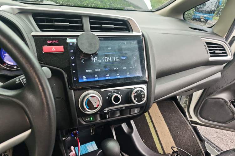 Used Honda Fit 2014 1.5L SE CVT Fashion Model Audio And AC Panel