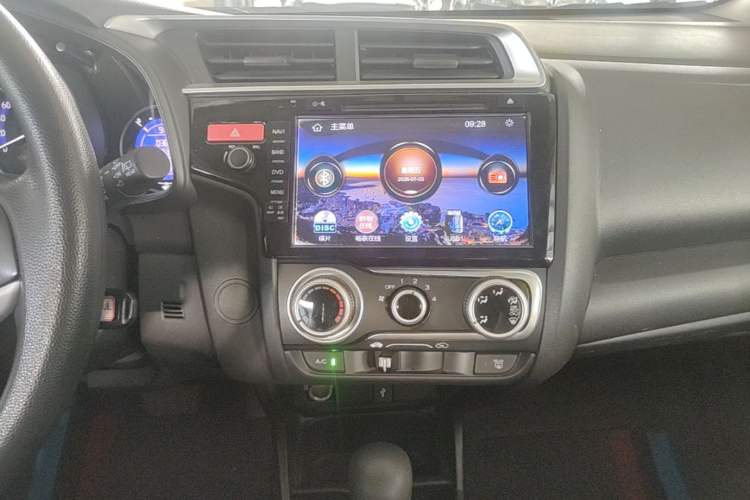 Used Honda Fit 2014 1.5L SE CVT Fashion Model Audio And AC Panel