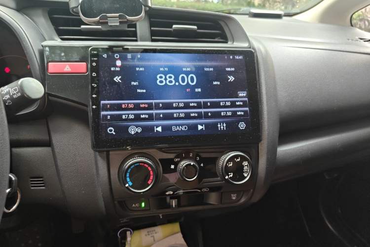 Used Honda Fit 2014 1.5L LX CVT Comfort Model Audio And AC Panel