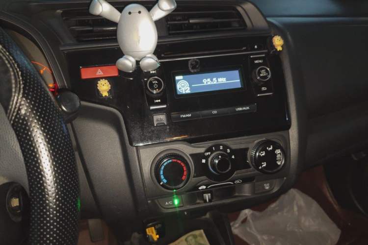 Used Honda Fit 2014 1.5L LX CVT Comfort Model Audio And AC Panel