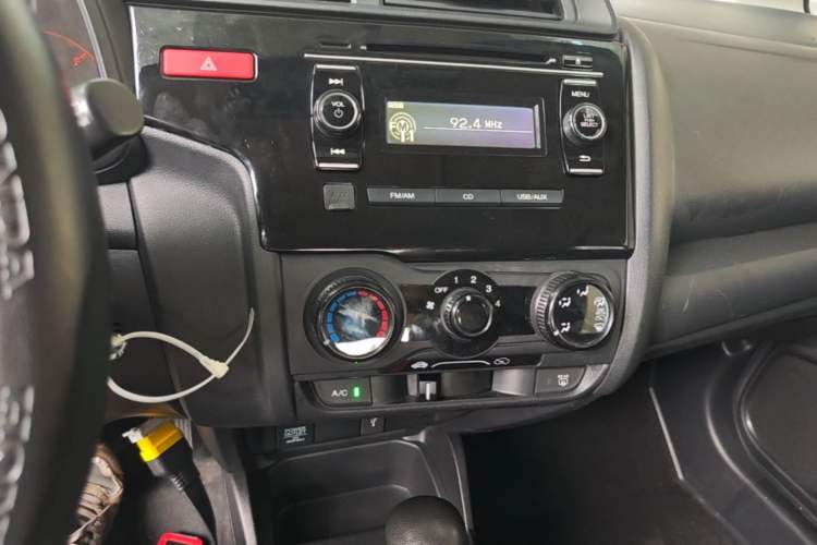 Used Honda Fit 2014 1.5L LX CVT Comfort Model Audio And AC Panel
