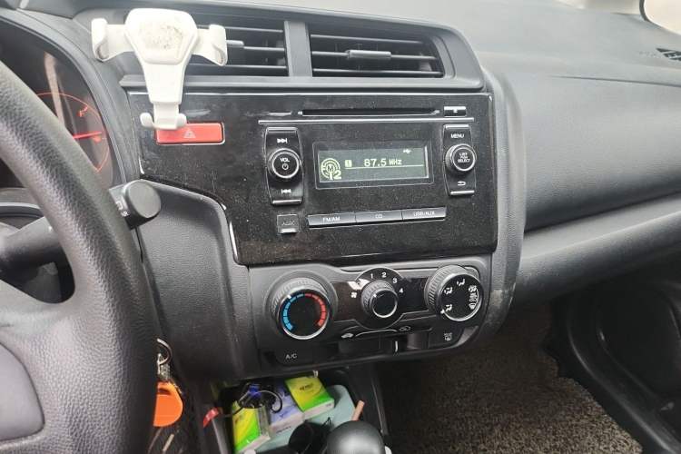 Used Honda Fit 2014 1.5L LX CVT Comfort Model Audio And AC Panel