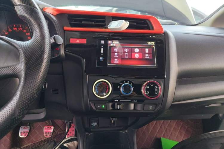 Used Honda Fit 2014 1.5L LX Manual Comfort Model Audio And AC Panel