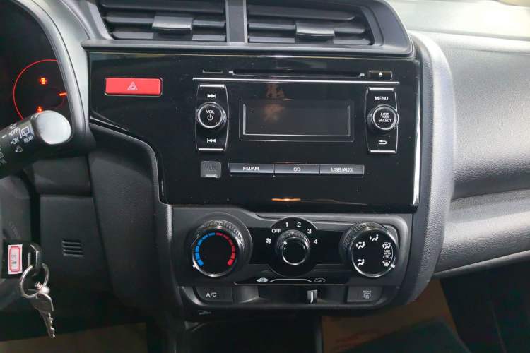 Used Honda Fit 2014 1.5L LX CVT Comfort Model Audio And AC Panel