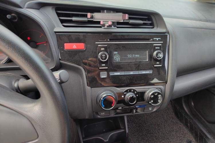 Used Honda Fit 2014 1.5L LX Manual Comfort Model Audio And AC Panel