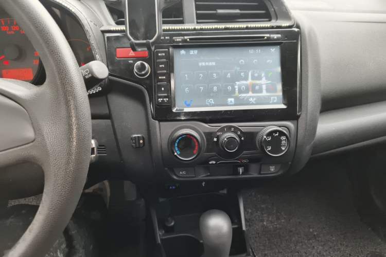 Used Honda Fit 2014 1.5L LX CVT Comfort Model Audio And AC Panel