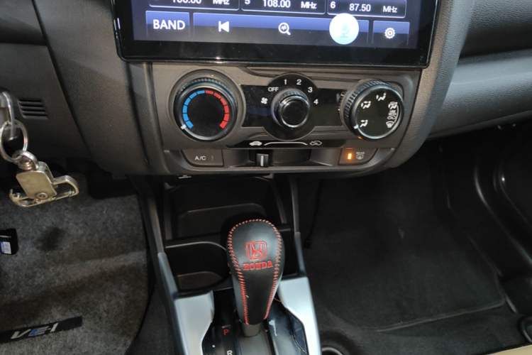 Used Honda Fit 2014 1.5L LX CVT Comfort Model Audio And AC Panel
