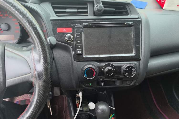 Used Honda Fit 2014 1.5L LX CVT Comfort Model Audio And AC Panel