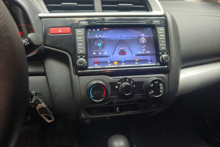 Used Honda Fit 2014 1.5L LX CVT Comfort Model Audio And AC Panel