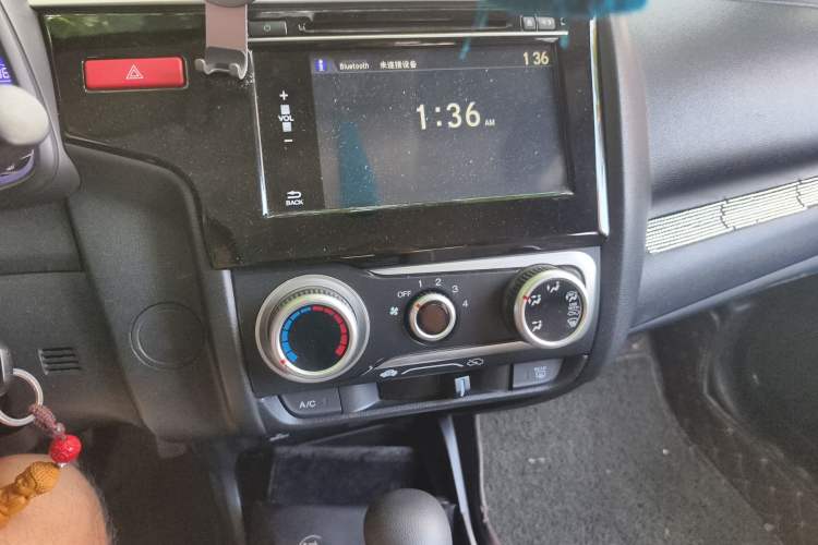 Used Honda Fit 2014 1.5L SE CVT Fashion Model Audio And AC Panel