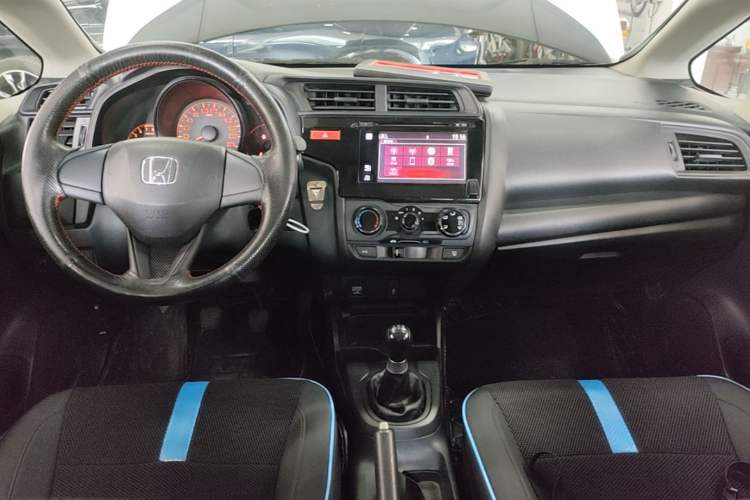 Used Honda Fit 2014 1.5L LX Manual Comfort Model Center Console