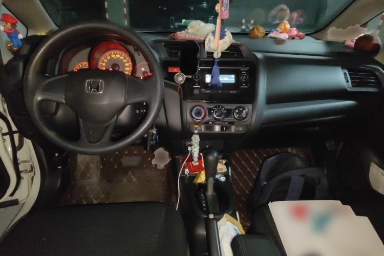 Used Honda Fit 2014 1.5L LX CVT Comfort Model Center Console